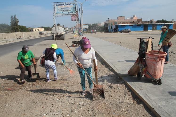 Inician campaña de limpieza pública en la Universidad Nacional del Santa