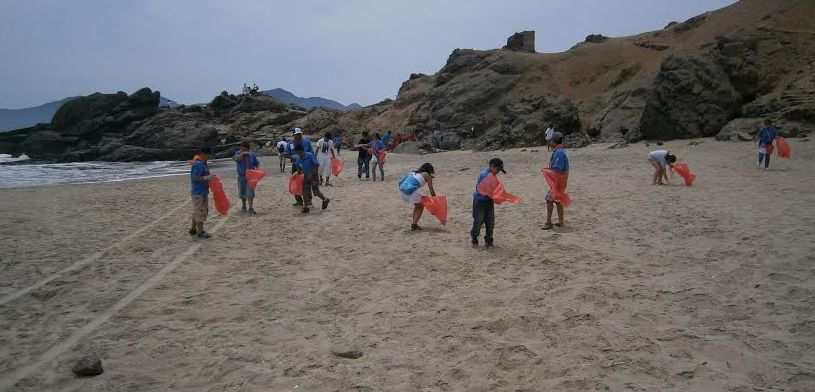 Boy scouts realizan campaña de limpieza de playas sureñas