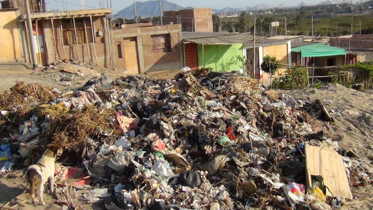 Municipalidad erradica cerca de 800 m3 de basura de diferentes zonas de Chimbote