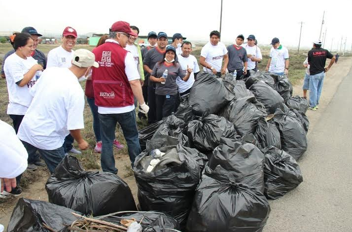 Corte del Santa participó en campaña de limpieza de los humedales de Villa María