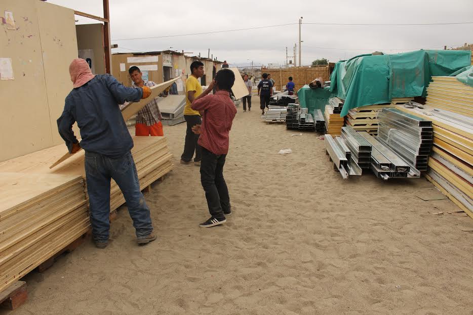  Entregan aulas prefabricadas a colegio Las Delicias