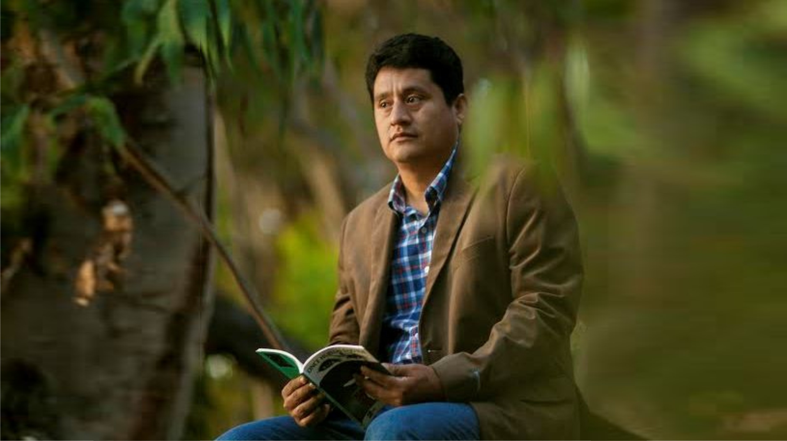 Juan Carlos Lucano presenta poemario en auditorio municipal de Chimbote