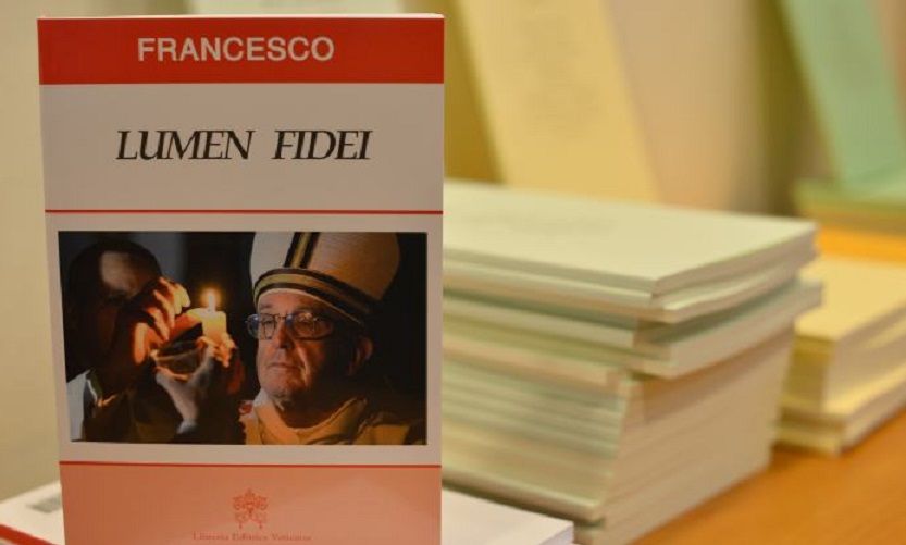 Lumen Fidei: una luz entre dos faros