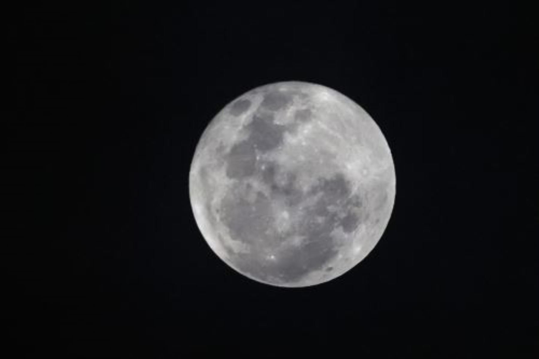 Esta noche se verá la primera superluna del año 2026