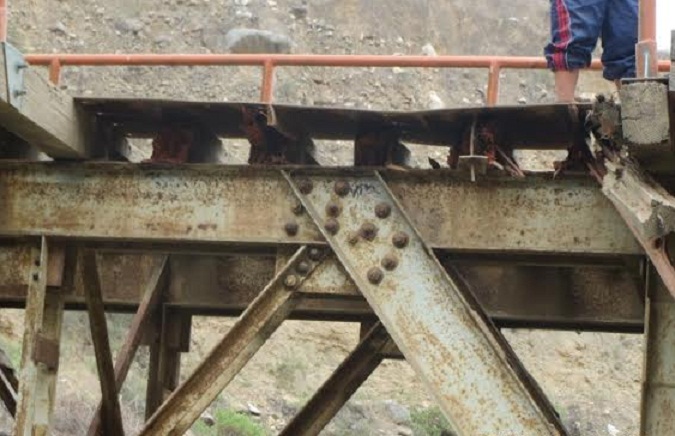  Macate: Alcaldesa exige reconstrucción de puente que está muy deteriorado