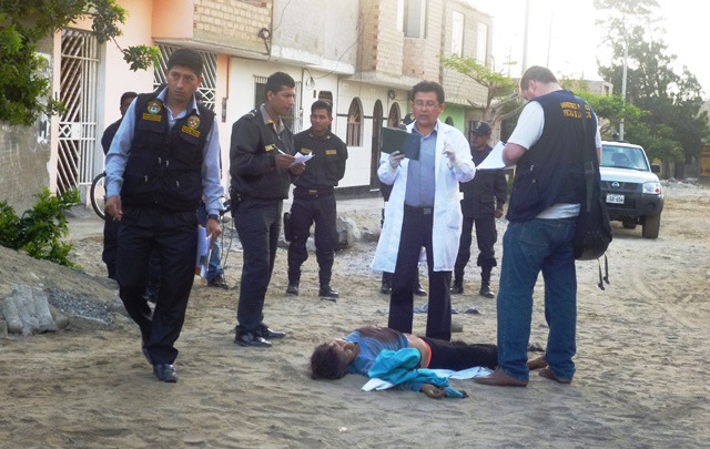 Chimbote: Asesinan a madre de familia de una puñalada por defender a hija