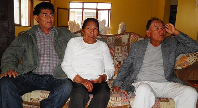 Hijo estafa a su madre iletrada y le compra casa por 10 mil soles