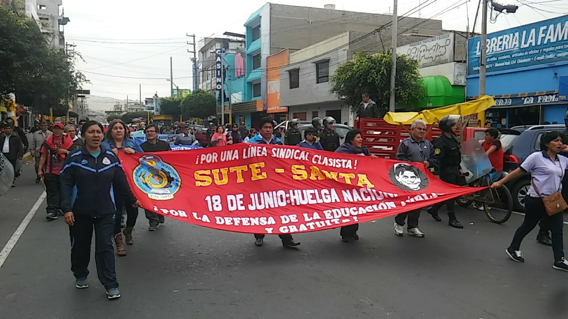 Solo el 1.5% de maestros en la provincia del Santa acata la huelga nacional