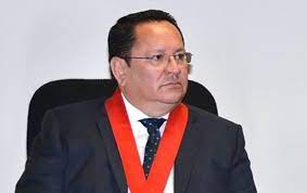 Magistrado Arce Córdova presenta su declinación al pleno del JNE