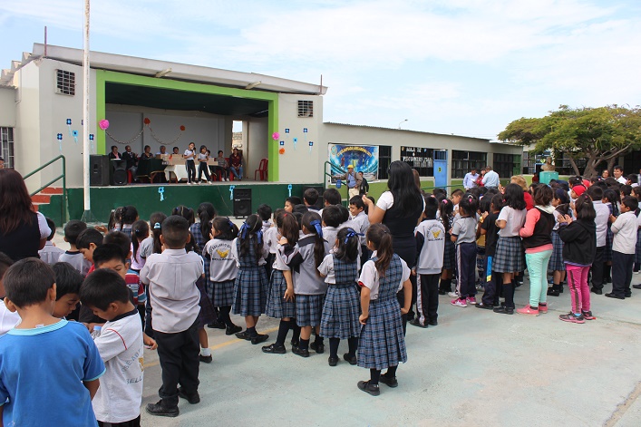 Alcalde del Santa anuncia colocación de mallas de protección solar para 20 colegios de la provincia