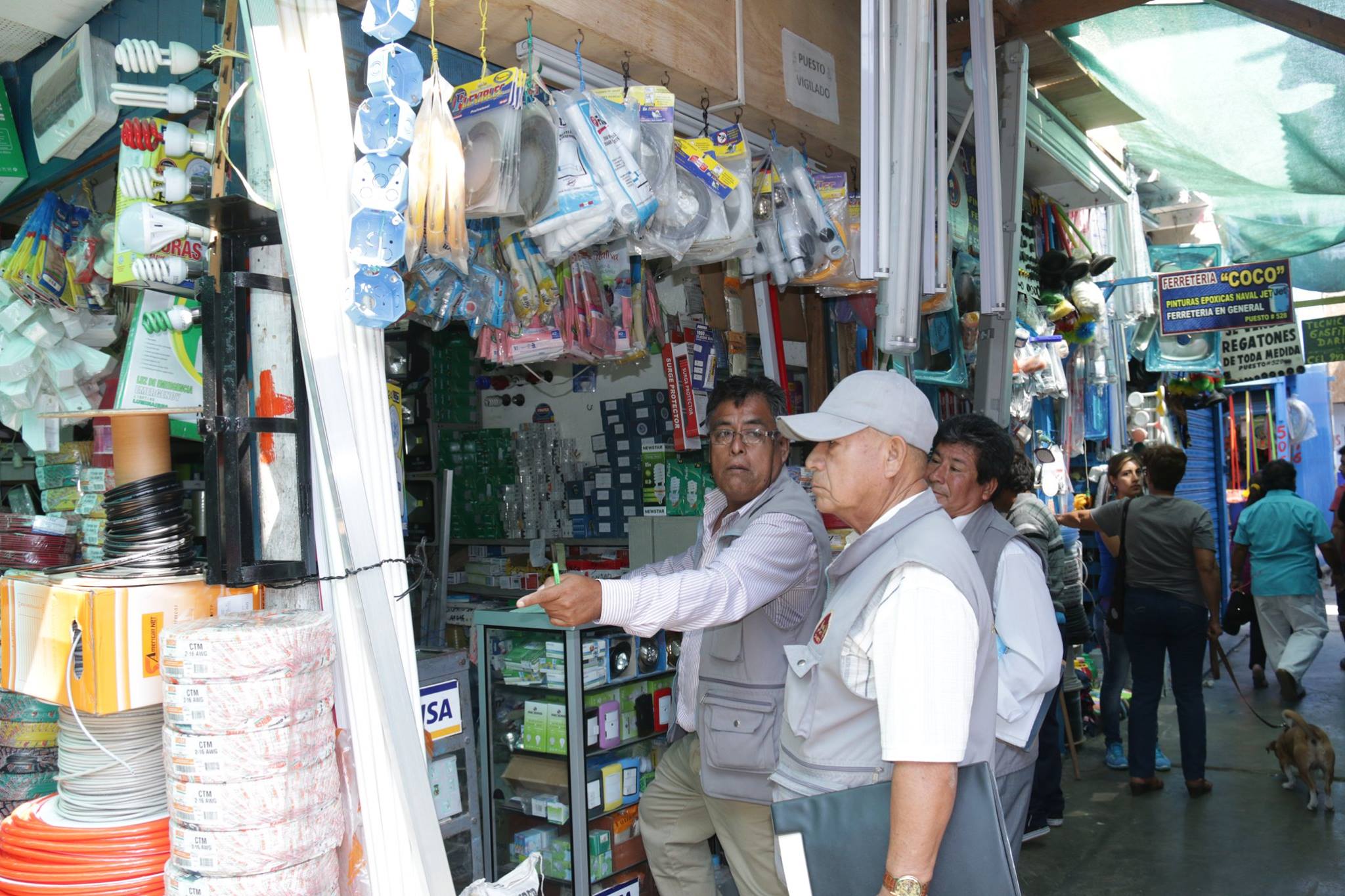 Chimbote: multan a comerciantes de “Las Malvinas" por infringir normas de seguridad y salubridad