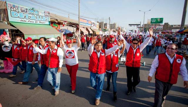 MANPE realizó caravana en Chimbote y candidato ratificó compromiso por la unión ancashina