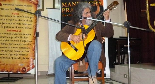 Manuelcha Prado dará concierto hoy en la Plaza de Armas de Chimbote