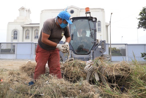 Retiran más de nueve toneladas de basura y desmonte en urb. El Trapecio 