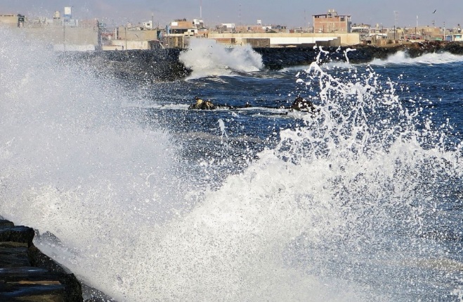Indeci alerta de fuertes oleajes en la costa del país hasta el 20 de mayo