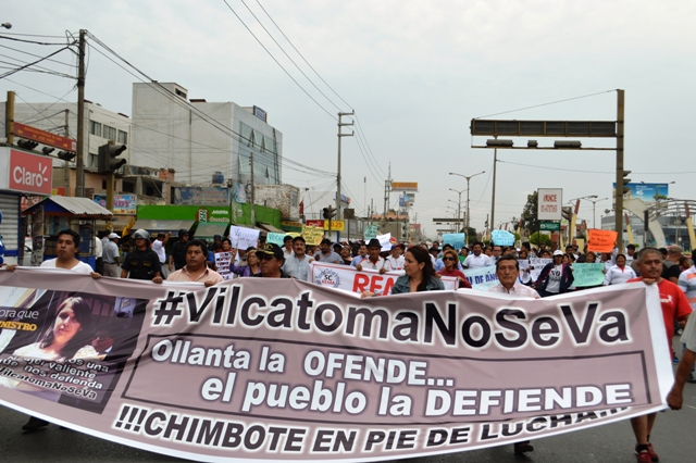 “Vilcatoma no se va”, gritaron esta tarde chimbotanos en marcha pacífica