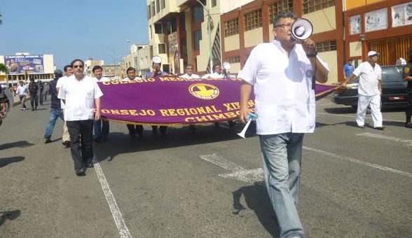  Con movilización médicos del Minsa advierten que entregarán hospitales (ampliación)