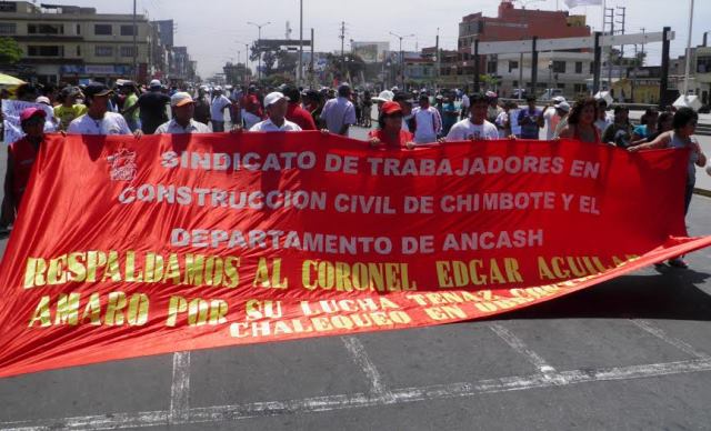 Chimbote: Jefe policial admite a obreros “comandos” en su sede porque lo apoyan
