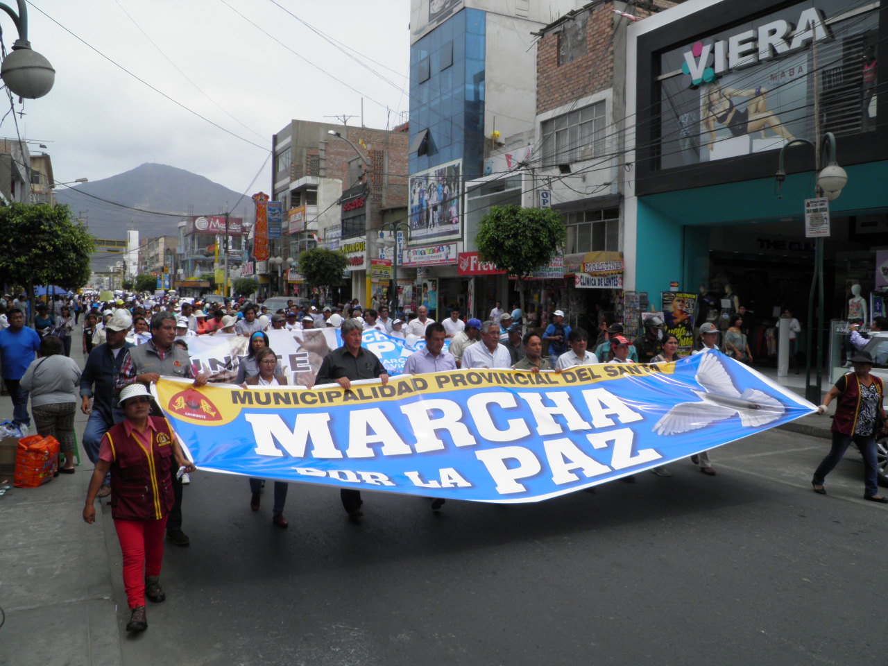 Autoridades y población realizan marcha para la declaratoria de emergencia en Áncash