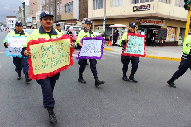 Instituciones de Chimbote se movilizan contra el maltrato infantil