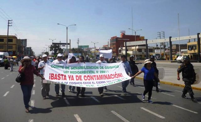 Coishco: pobladores se enfrentan a la policía exigiendo clausura de botadero de basura