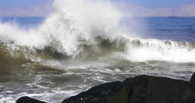  Anuncian inicio de obra de enrocado en puntos críticos de zona costera de Chimbote