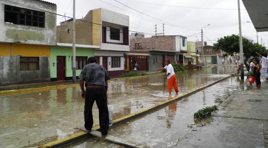 Diez familias de "Florida Baja" evacuaron sus viviendas por temor a oleajes
