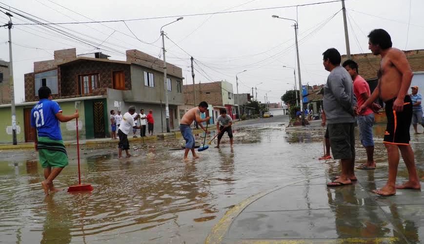 Vecinos de la zona costera afectados por fuertes oleajes exigen apoyo  