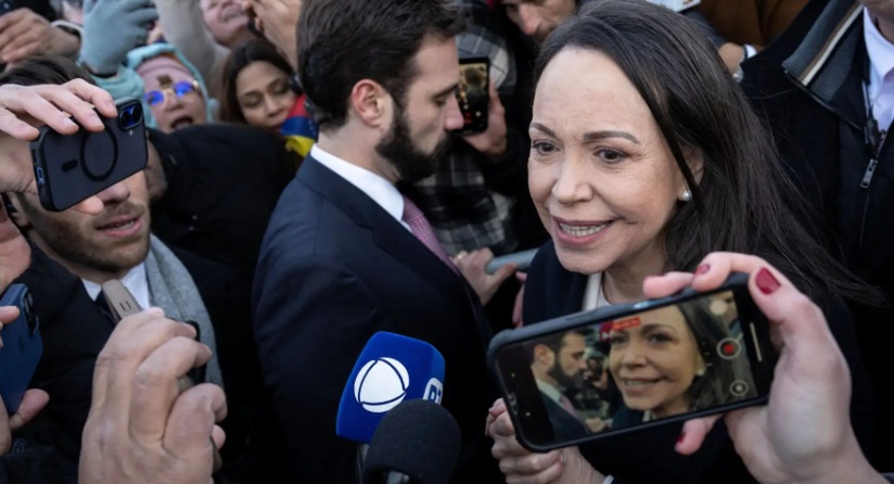 Machado entrega la medalla del Nobel de la Paz a Trump y le reitera su adhesión