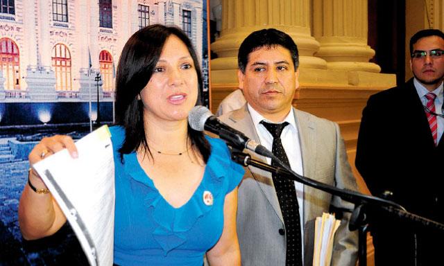 Fiscalía insiste en 10 años de cárcel para congresista López por enriquecimiento ilícito