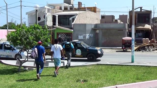 Nuevo Chimbote: Intervienen a universitarios consumiendo droga en parque de "Bellamar" 