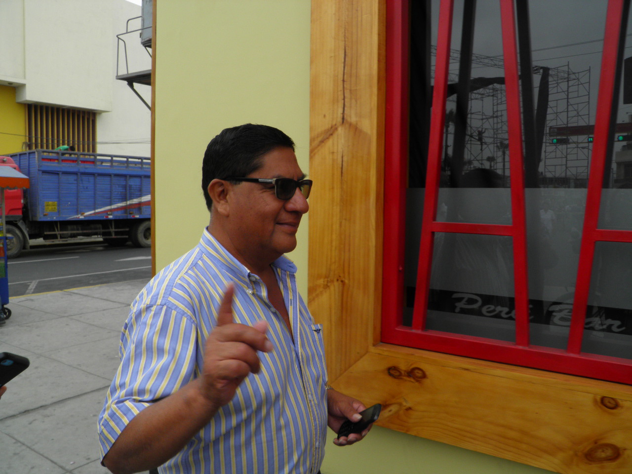 Chimbote: Promotor de espectáculos “Marovi” evita declarar a la prensa 