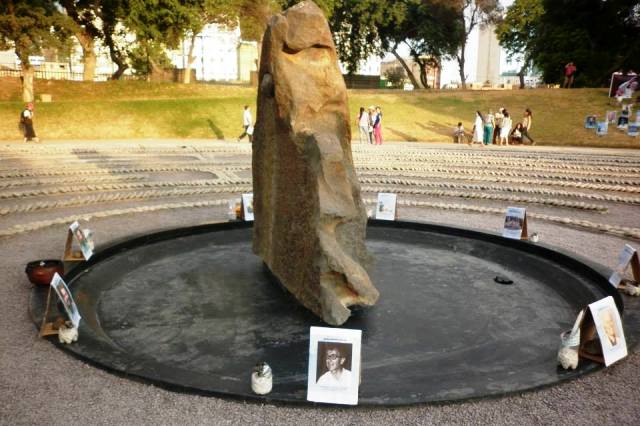 Nombres de los mártires de Chimbote en el Ojo que Llora