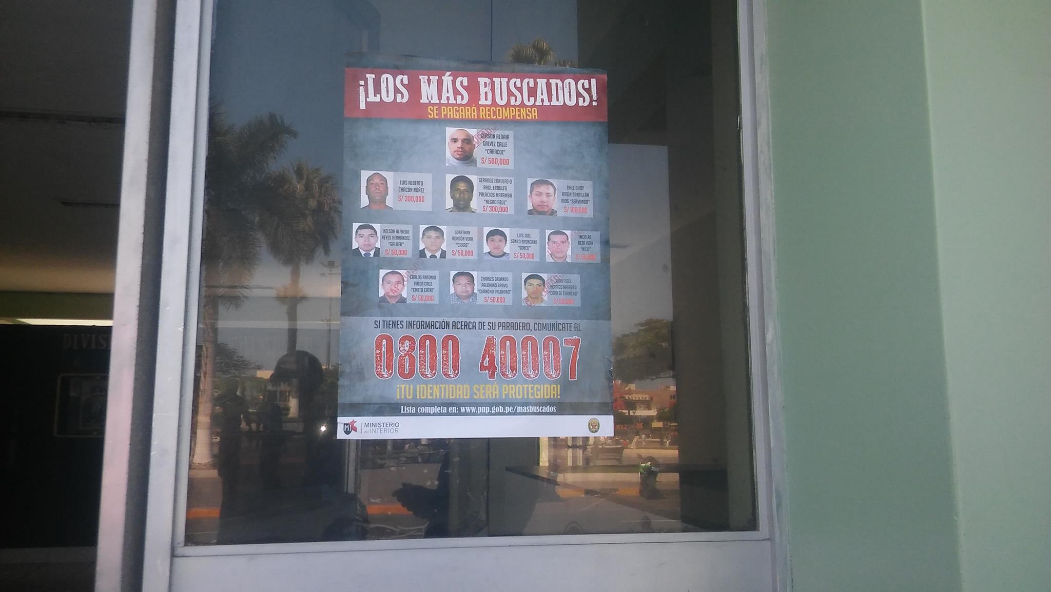 Chimbote: en comisarías y departamentos de la PNP colocan afiches de prófugos de la justicia