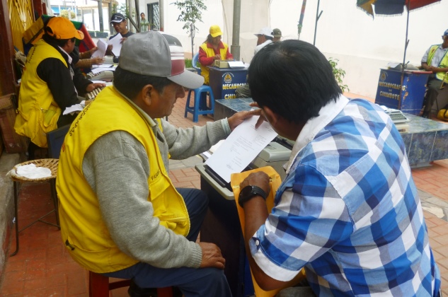 Dudan que se cumpla promesa de exonerar del pago de impuestos a mecanógrafos    