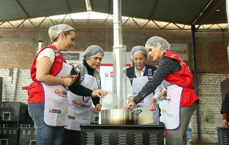 Mercedes Aráoz: entregó más de 11 mil cocinas mejoradas para 6 mil colegios en todo el país