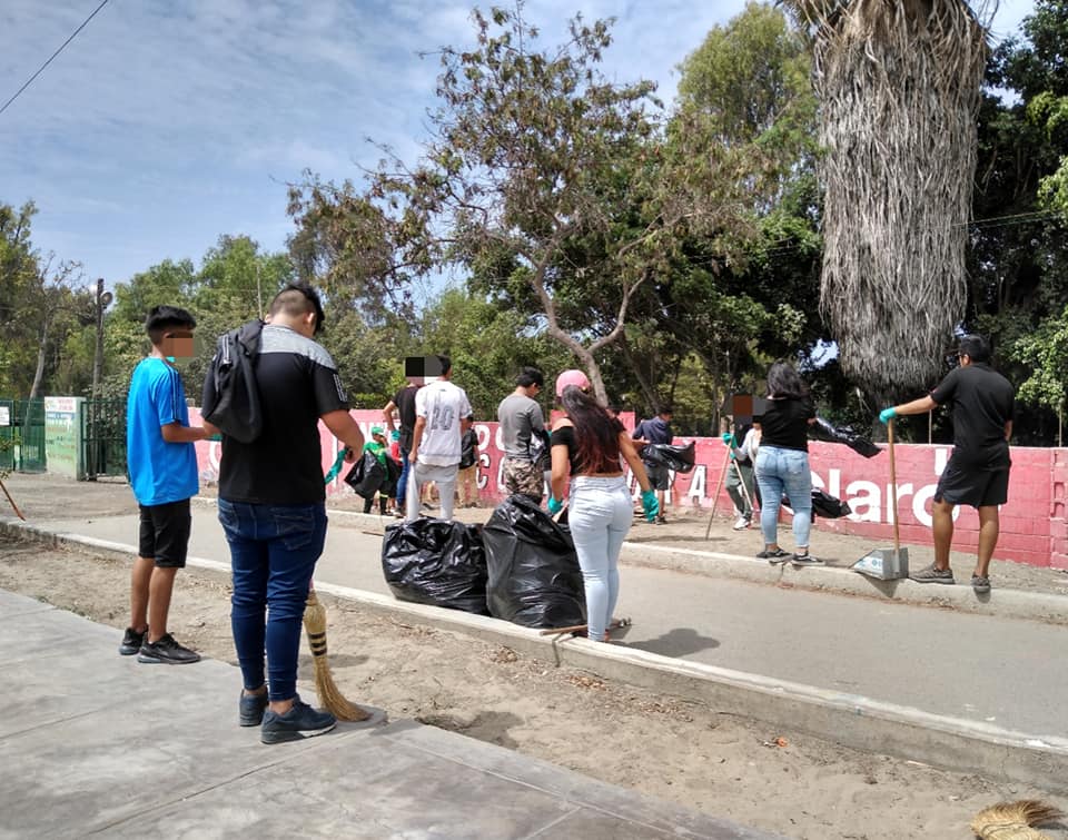 Menores del programa Justicia Juvenil Restaurativa limpiaron frontis del vivero forestal de Chimbote