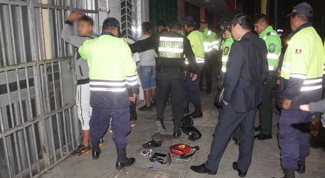 Intervienen a 4 menores que habían robado a un abogado en la zona de discotecas en Chimbote