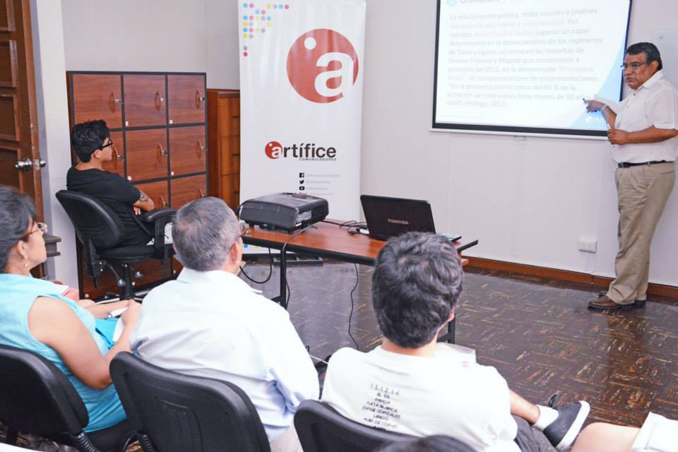 "Mensajes mal redactados en redes sociales arriesgan reputación de empresas", afirma Jesús Raymundo