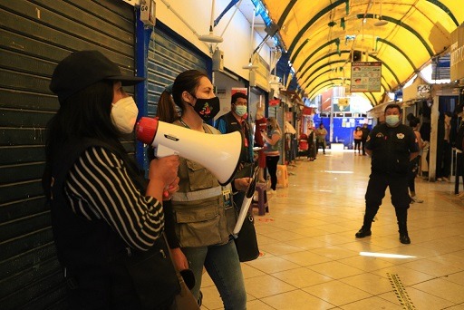 Realizan campaña de sensibilización en mercados de Chimbote para evitar venta de pirotécnicos 