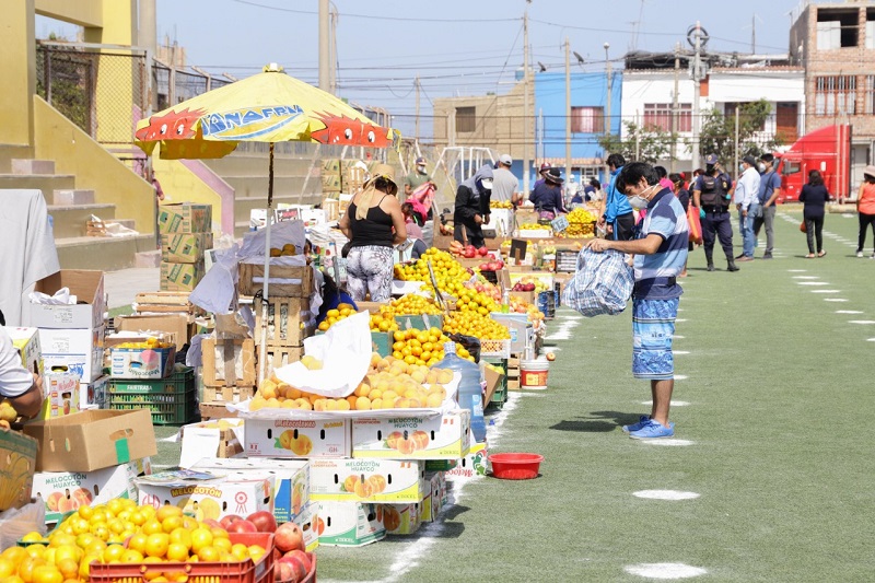 MPS acondicionó mercado itinerante en complejo de Miraflores para comerciantes de "La Perla"