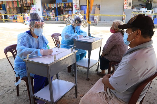   Chimbote:  198 comerciantes de "La Perla" sometidos a pruebas rápidas, cuatro dieron positivo al covid-19