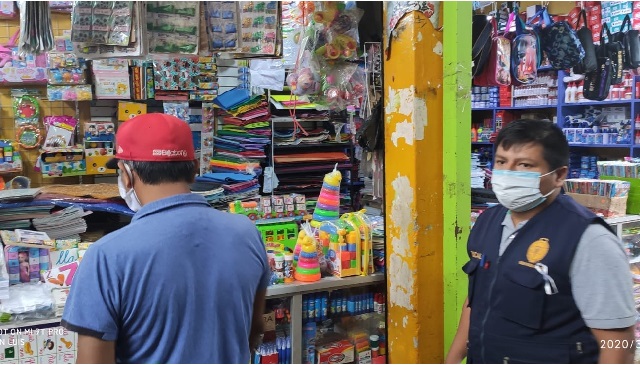 Mercados venden productos que no son de primera necesidad e incumplen medidas de salubridad en Chimbote