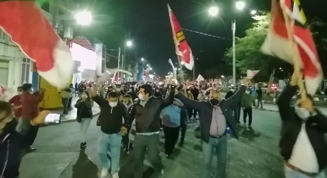 Militantes de Perú Libre celebran en Chimbote proclamación de Pedro Castillo como presidente