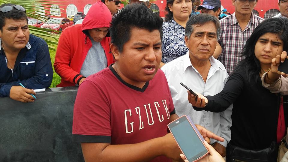 Obreros de construcción civil protestaron contra el coronel de Divipol de Chimbote