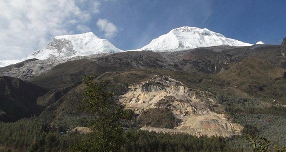 Yungay: Rescatan a cuatro obreros atrapados por derrumbe en la mina “Nueva California” 