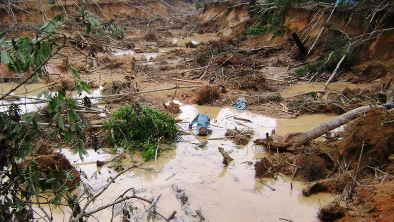 Amazonas: Indígenas castigarán a mineros informales ecuatorianos