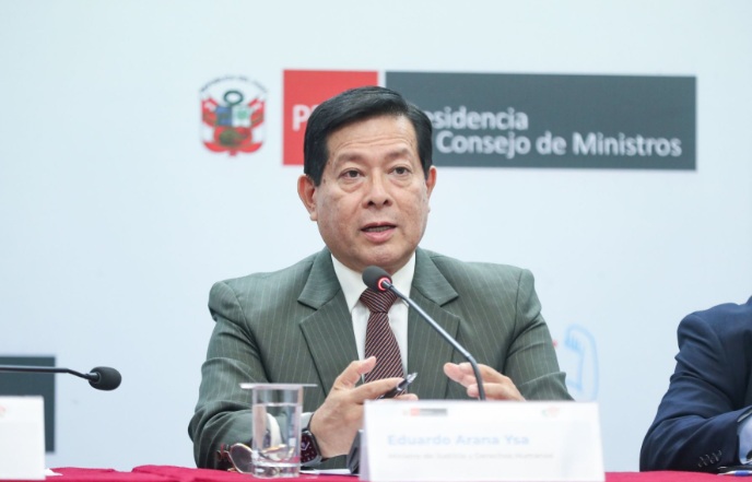 Ministro de Justicia anuncia que se suspende propuesta de franja informativa