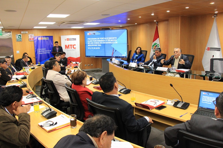 MTC y regiones se comprometen a reducir accidentes en las vías