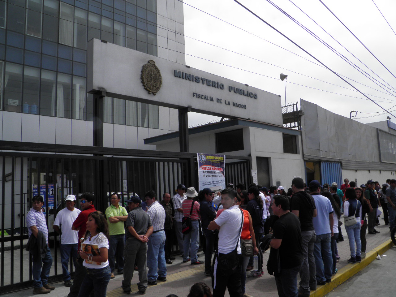 Chimbote: administrativos del Ministerio Público acatan paro de 48 horas